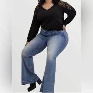 TORRID LONG SLEEVE LACE-VNeck Blouse Top/Shirt Studio Knit
Size 0/Large/12